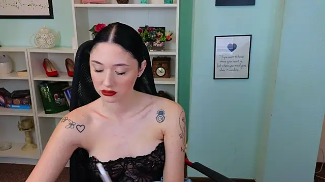 Snapshot of Ivanna__Rose chatting on 10.17.25 Ivanna Rose online show from 10.17.25