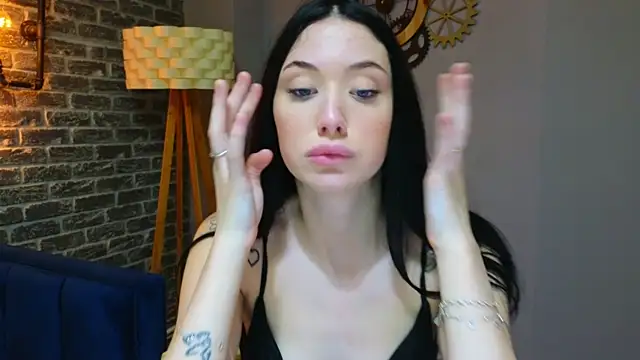 Snapshot of Ivanna__Rose chatting on 10.20.25 Ivanna Rose online show from 10.20.25