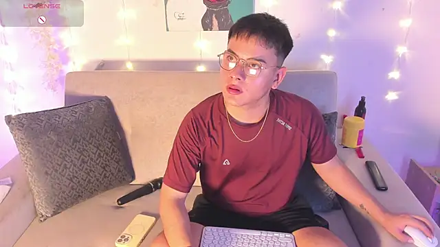 Snapshot of Young_Ben chatting on 07.08.26 Young Ben online show from 07.08.26