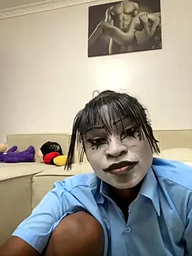 Snapshot of Lil-shawrie chatting on 10.12.25 Lil-shawrie online show from 10.12.25