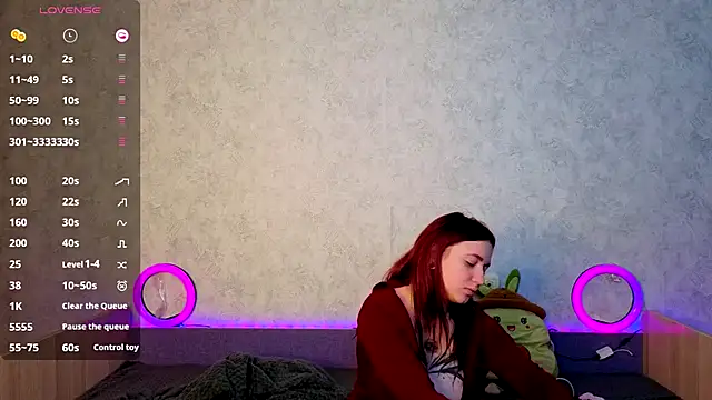 Snapshot of Mini_Lady1 chatting on 10.02.25 Mini Lady1 online show from 10.02.25