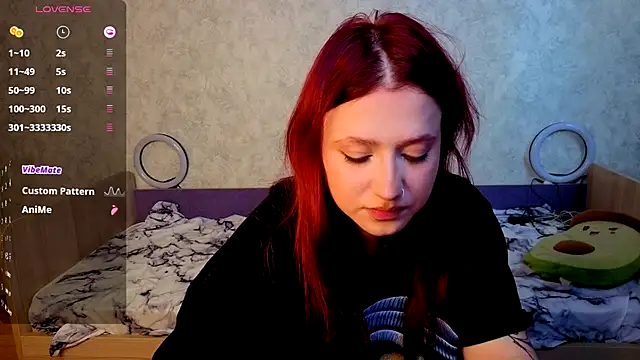 Snapshot of Mini_Lady1 chatting on 10.24.25 Mini Lady1 online show from 10.24.25