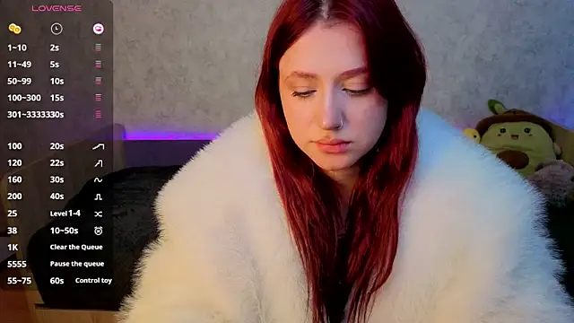 Snapshot of Mini_Lady1 chatting on 10.30.25 Mini Lady1 online show from 10.30.25