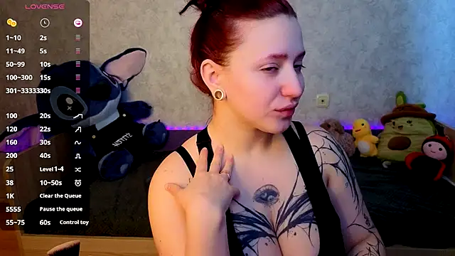 Snapshot of Mini_Lady1 chatting on 11.08.25 Mini Lady1 online show from 11.08.25