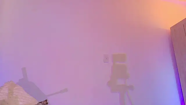liiamluna  online show from 06.04.26