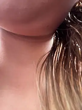 Snapshot of sara_calderon chatting on 10.24.25 sara calderon online show from 10.24.25