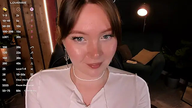 Snapshot of Ash_Hasmy chatting on 10.01.25 Ash Hasmy online show from 10.01.25