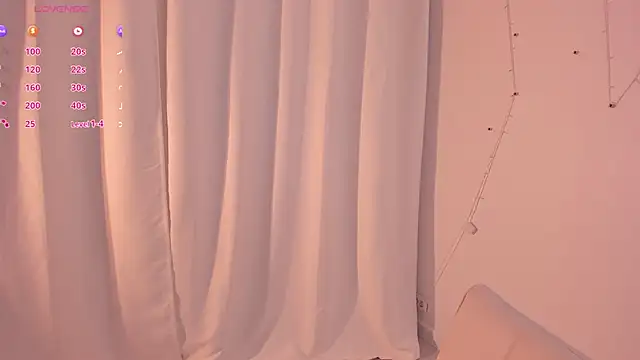 Snapshot of Ash_Hasmy chatting on 10.29.25 Ash Hasmy online show from 10.29.25