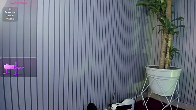 Snapshot of Im_perla_ chatting on 10.11.25 Im perla online show from 10.11.25