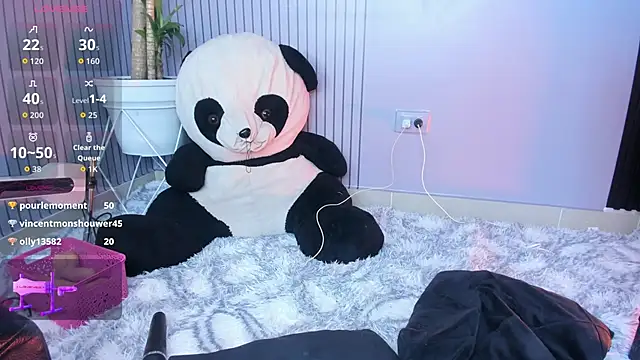 Snapshot of Im_perla_ chatting on 10.26.25 Im perla online show from 10.26.25