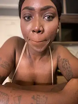 Snapshot of Alexia_24 chatting on 10.27.25 Alexia 24 online show from 10.27.25