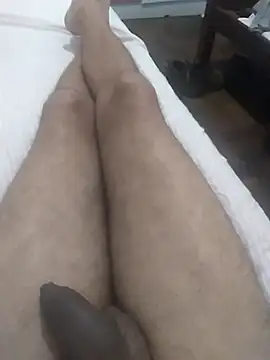 GuilhermeYuree online show from 11.30.25