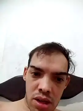 Snapshot of GuilhermeYuree chatting on 05.24.26 GuilhermeYuree online show from 05.24.26