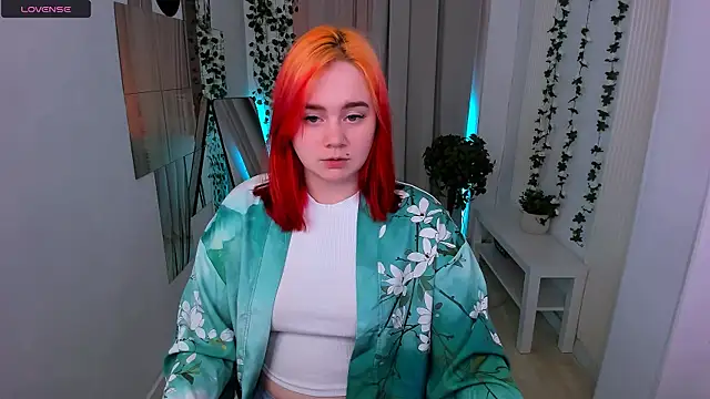 lunaalli online show from 04.10.26