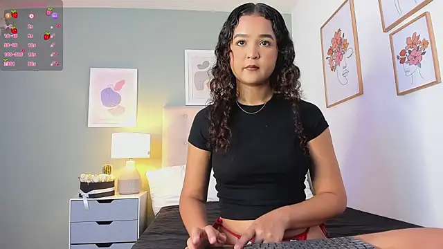 Evaa Lunna  online show from 09.13.25