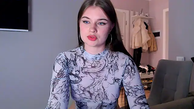 Snapshot of AlexaButttler chatting on 11.07.25 AlexaButttler online show from 11.07.25