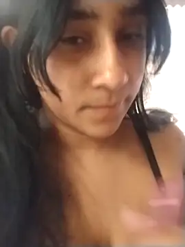 Snapshot of srtsara chatting on 09.30.25 srtsara online show from 09.30.25