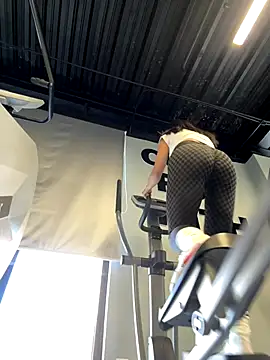 Ninazhang online show from 10.20.25