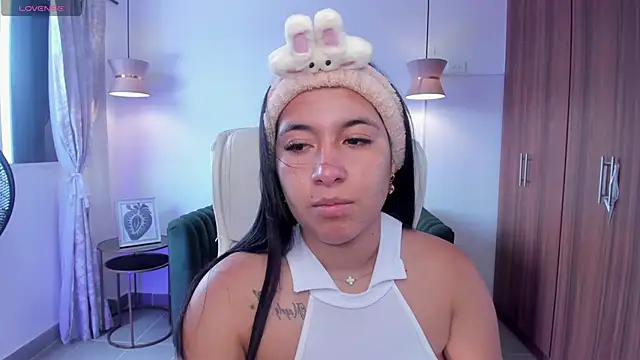 DANDARA THOM online show from 10.06.25