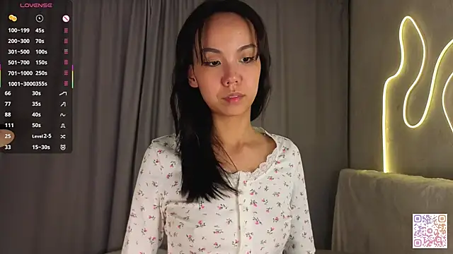 Snapshot of AlodiaAxley chatting on 10.20.25 AlodiaAxley online show from 10.20.25