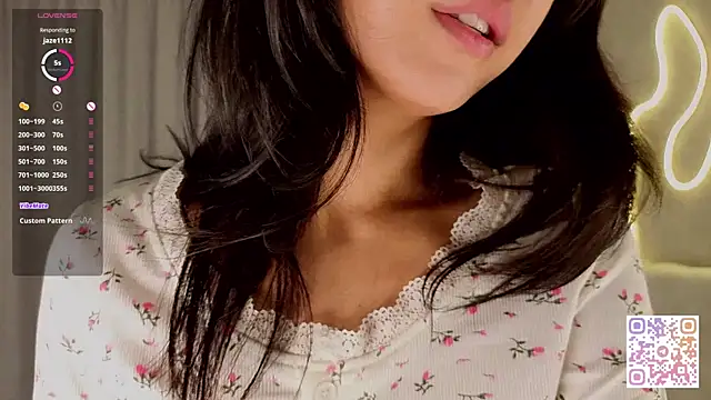 Snapshot of AlodiaAxley chatting on 11.08.25 AlodiaAxley online show from 11.08.25