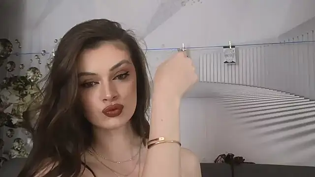 EvoletteLouLou online show from 10.09.25