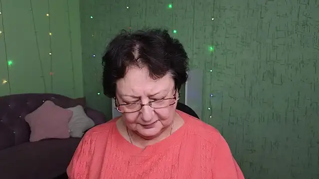 Margo Moll online show from 11.22.25