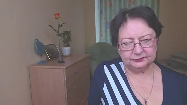 Margo Moll online show from 12.21.25