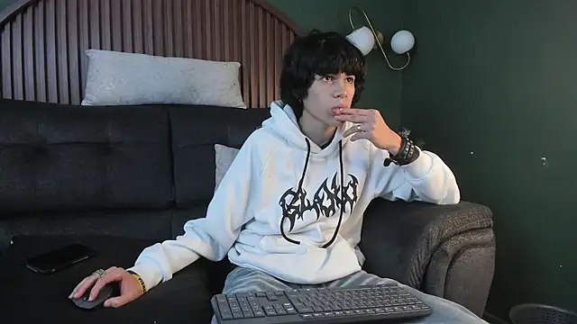 Diamond twink online show from 07.04.26