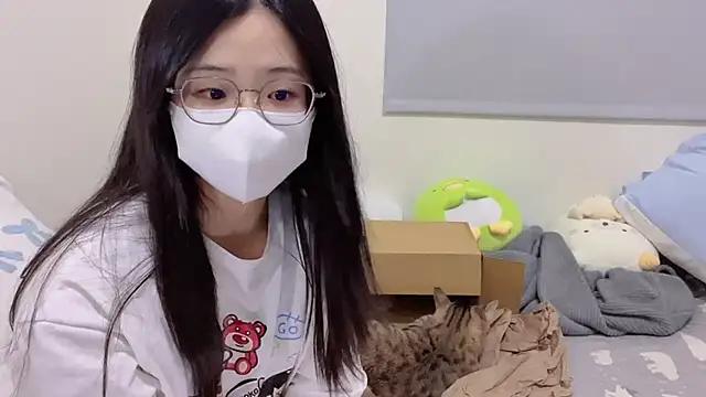 LHeart online show from 10.19.25