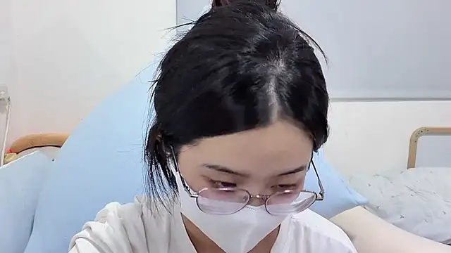 Snapshot of LHeart chatting on 06.17.26 LHeart online show from 06.17.26
