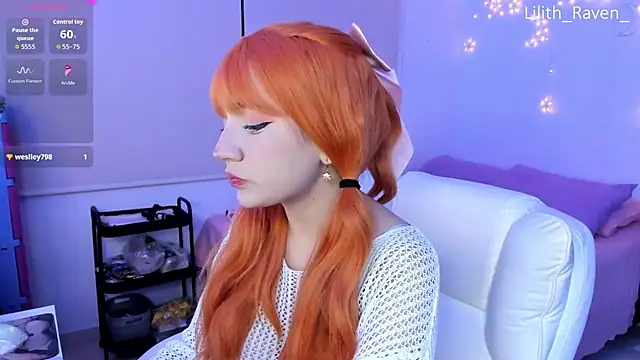 Snapshot of Lilith_Raven_ chatting on 09.26.25 Lilith Raven online show from 09.26.25