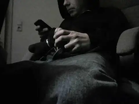 Snapshot of skateboy78 chatting on 01.31.25 skateboy78 online show from 01.31.25