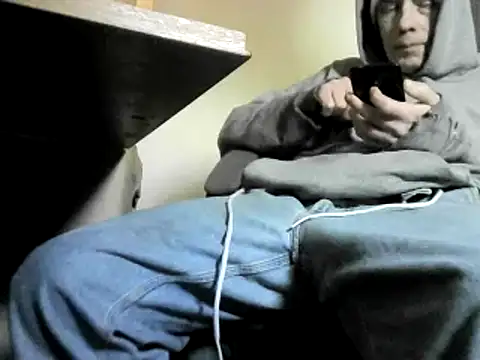 Snapshot of skateboy78 chatting on 03.17.25 skateboy78 online show from 03.17.25