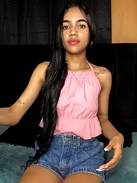 Snapshot of violeta_18x chatting on 10.07.25 violeta 18x online show from 10.07.25