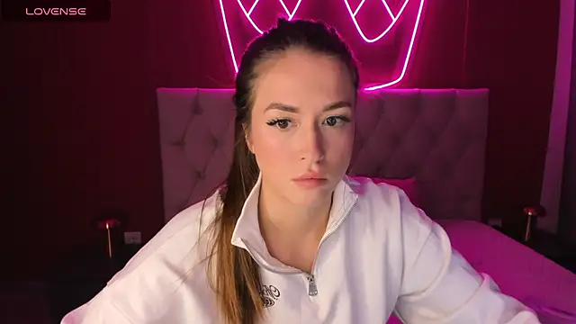 Snapshot of StacyWells chatting on 10.15.25 StacyWells online show from 10.15.25