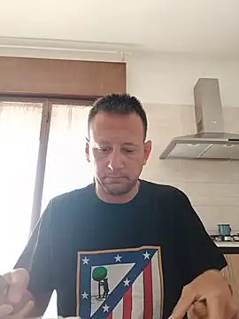 Snapshot of Alessio1987 chatting on 06.12.26 Alessio1987 online show from 06.12.26