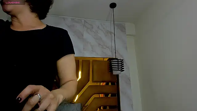 Snapshot of Luciifeer_ chatting on 10.04.25 Luciifeer online show from 10.04.25