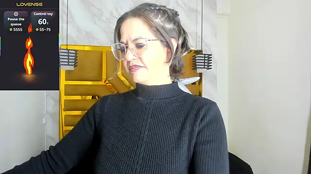 Snapshot of Luciifeer_ chatting on 10.10.25 Luciifeer online show from 10.10.25