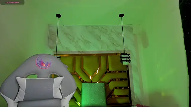 Snapshot of Luciifeer_ chatting on 10.25.25 Luciifeer online show from 10.25.25