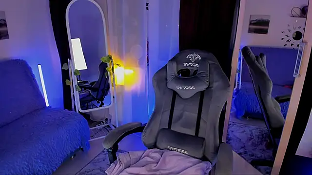 Snapshot of MissClairDeLune chatting on 01.24.25 MissClairDeLune online show from 01.24.25