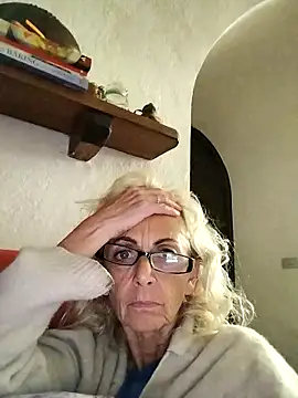 clarabell4 online show from 10.10.25