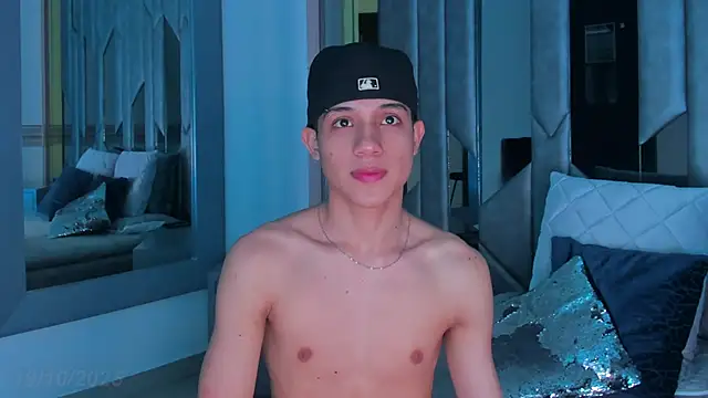 Sebax Young online show from 10.21.25