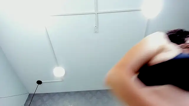 ThaliaCross online show from 09.26.25