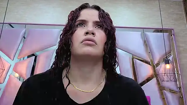 ThaliaCross online show from 02.20.26