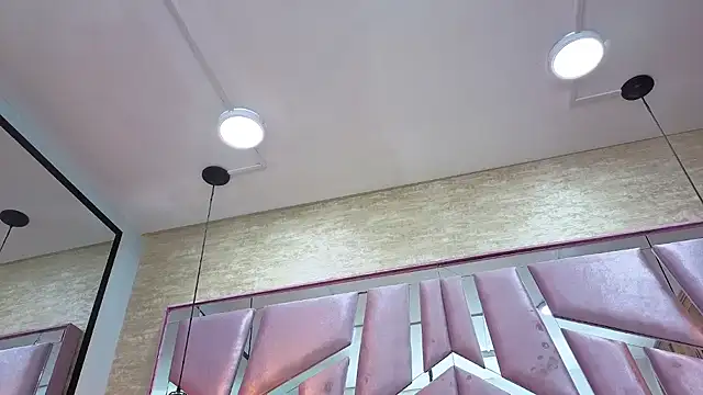 ThaliaCross online show from 02.25.26