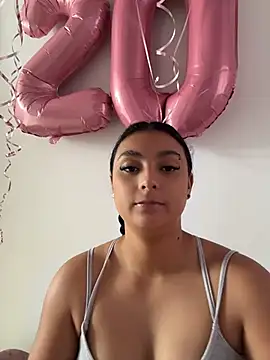 Snapshot of nicolexxaleja chatting on 06.27.26 nicolexxaleja online show from 06.27.26