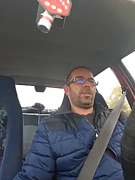 Thomas043 online show from 10.28.25