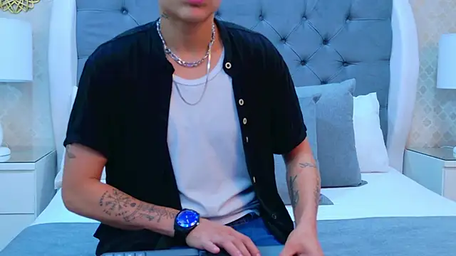 ZoeKrug online show from 11.01.25