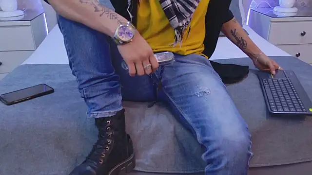 ZoeKrug online show from 11.15.25